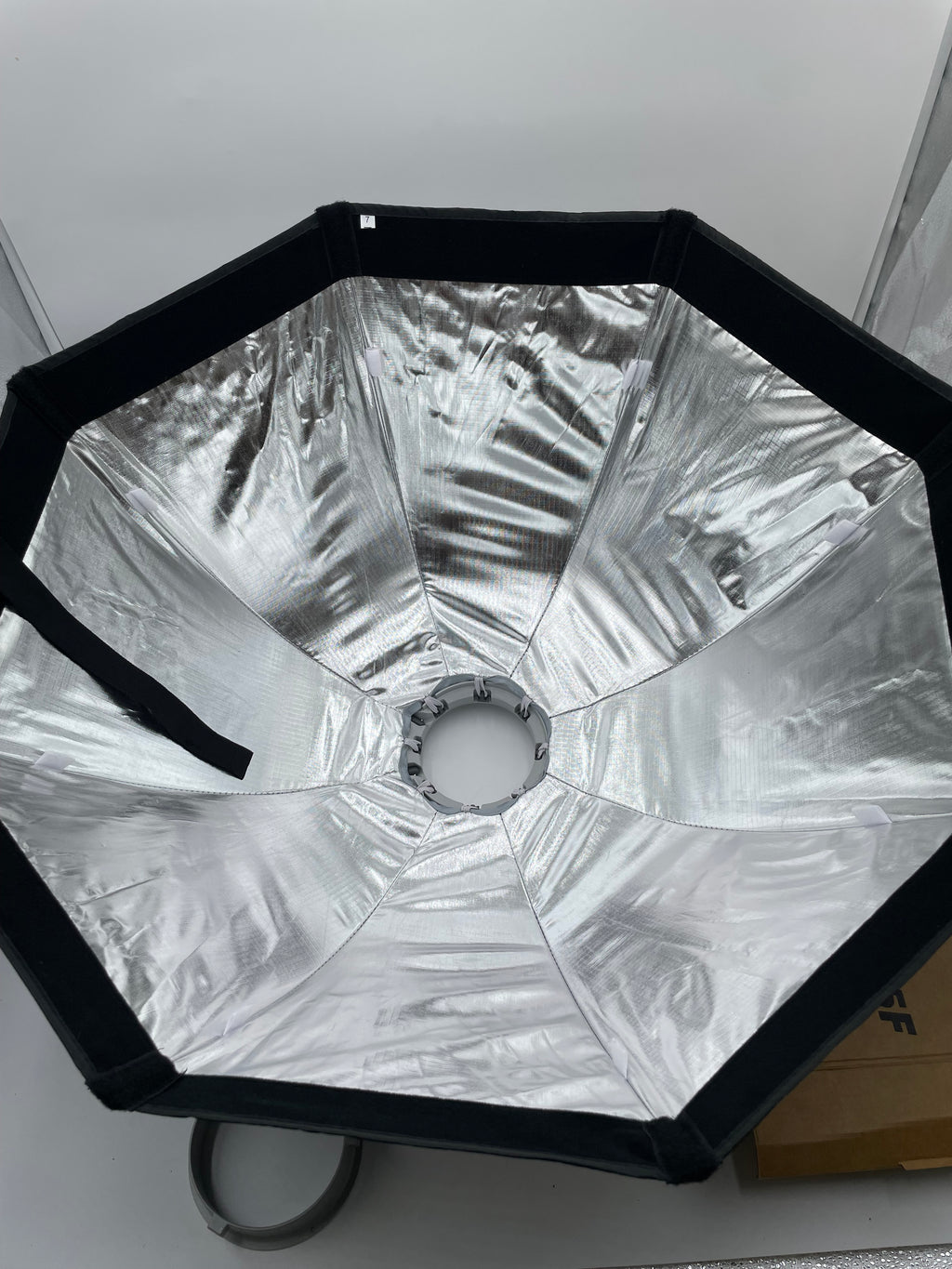 TARION SOFT BEAM OC-65F Quick-Fold Octagonal Softbox (65cm) with Bowens Mount